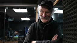 Ernesto Suárez charla y presenta su biografía