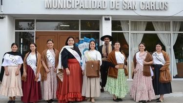 San Carlos presentó las candidatas a Flor de la Tradición