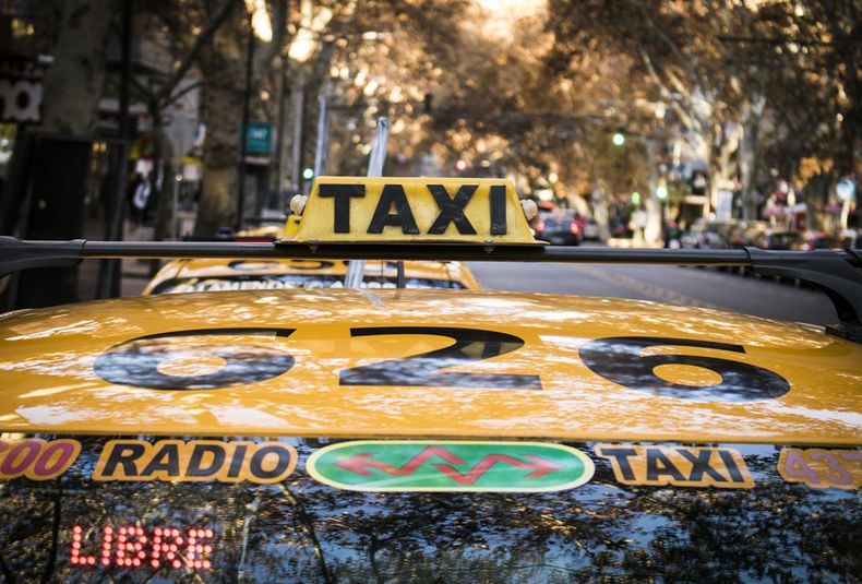 Coronavirus mendoza, taxi, taxis, taxista, tarifa, transporte publico, radio taxi