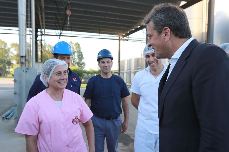 El candidato presidencial de Unión por la Patria, Sergio Massa, mantuvo un encuentro con cooperativistas agroindustriales de Córdoba.