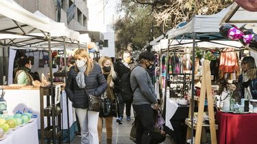 Sitio Andino | coronavirus mendoza, barbijos, contagios, centro, covid, distanciamiento, contagiados, turistas, turismo, vacaciones de invierno, artesanos