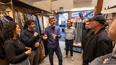Ulpiano Suarez recorrio comercios del microcentro mendocino.