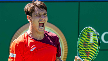 Camilo Ugo Carabelli celebró su triunfo ante Martin Damm Jr. y avanzó a la segunda ronda del Masters 1000 de Indian Wells.
