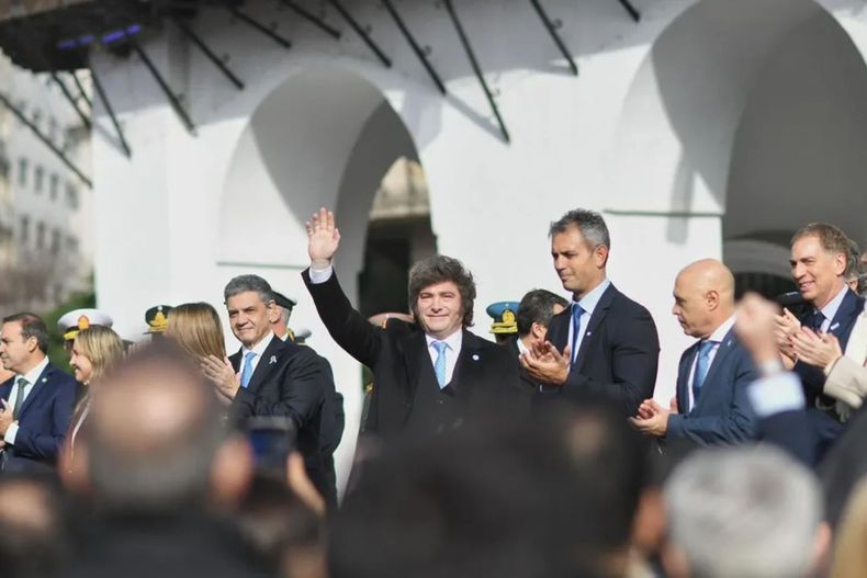 Javier Milei buscó mostrar unidad política este 25 de mayo