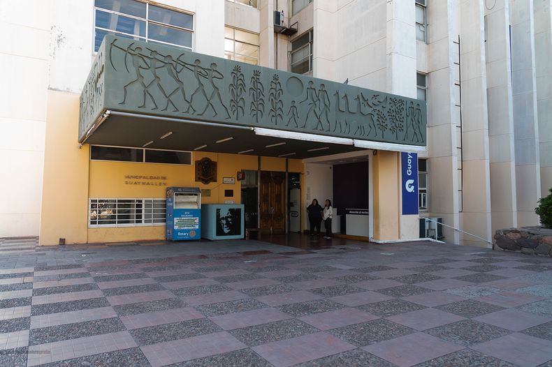 La Municipalidad de Guaymallén inició una investigación por la conducción peligrosa de una combi por la vereda.