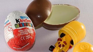 Salmonella: retiran huevos Kinder de las góndolas y cerraron la fábrica belga de Ferrero