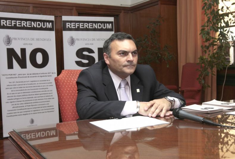 González se mostró cercano a Fayad y justificó la postura de Rosales.