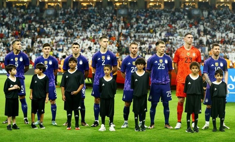Los argentinos banca al equipo nacional.