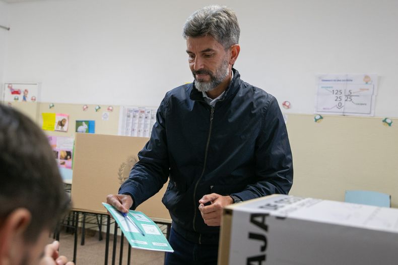 Ulpiano Suarez, emitió su voto en Ciudad. Ulpiano Suarez, emitió su voto en Ciudad.