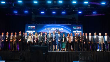 La provincia de Mendoza se posiciona como hub financiero de la minería andina en el Andean Capital Forum. La provincia de Mendoza se posiciona como hub financiero de la minería andina en el Andean Capital Forum.