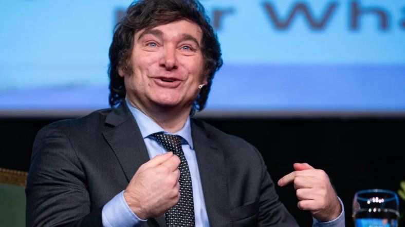 Javier Milei viajará con gobernadores a París.
