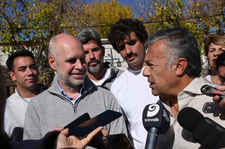 Hubo flores cruzadas entre Horacio Rodr&iacute;guez Larreta y Alfredo Cornejo