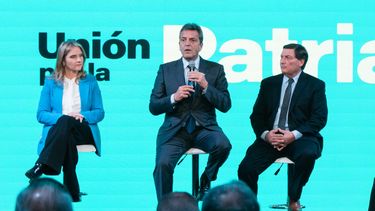 Sergio Massa, acompañado por el candidato a gobernador Parisi, prometió millones en subsidios para Mendoza