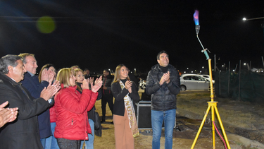 Emir Andraos intendnete de Tunuyán en la inauguración de la red de gas natural