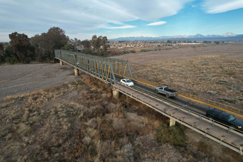 Puente de hierro, Luján de Cuyo. Foto: Prensa Gobierno de Mendoza.