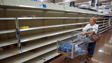 Venezuela quiere controlar las compras de alimentos con el uso de huellas dactilares