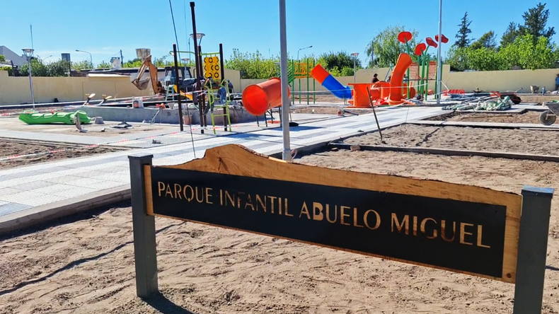 Parque Infantil Abuelo Miguel en el distrito de Real del Padre.