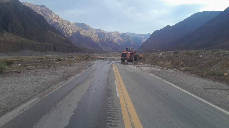 Tras los aludes, Vialidad Nacional culminó con las tareas de despeje por la Ruta Nacional 7