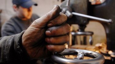 Industria pyme: se desacelera el crecimiento en abril, pero la capacidad instalada se mantiene en un 70%