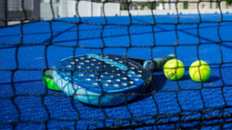 El crecimiento del pádel se refleja en la cantidad de jugadores, la construcción de canchas y la expansión de los torneos.