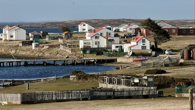El duro rechazo del Gobierno a un concurso para viajar a Malvinas.