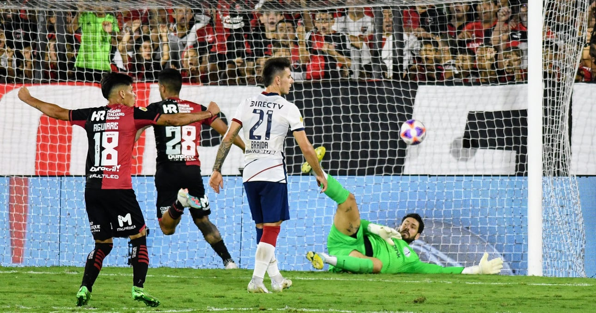 San Lorenzo perdió con Newell´s y se quedó sin la punta