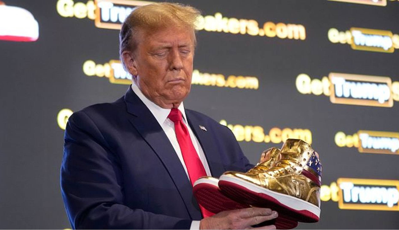 Trump lanza zapatillas 