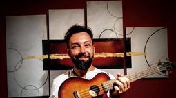 Yoya Jofré lleva las canciones de su disco al Espacio Cultural Julio Le Parc.