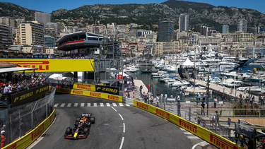 Max Verstappen en lo más alto.