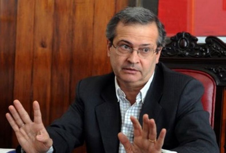 El presidente del cuadrode Avellaneda se lamenta.