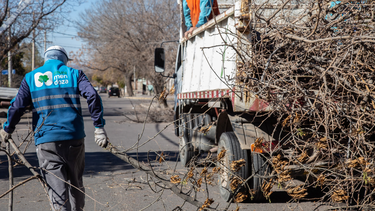 La Municipalidad de Mendoza trabaja en las zonas afectadas por el Zonda.