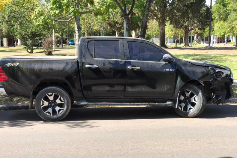 Guaymallén: personal de Tránsito procedió al secuestro del vehículo, una camioneta Toyota Hilux.
