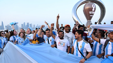 Los hinchas nacionales quieren estar en la definición cueste lo que cueste.