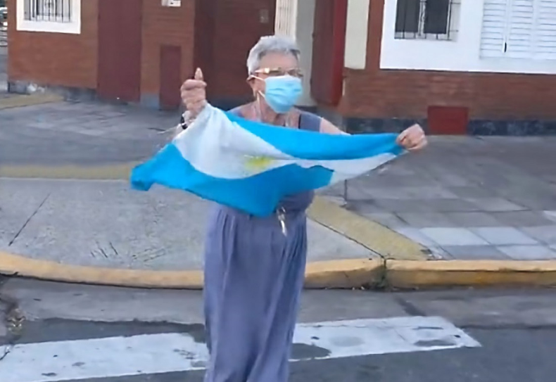 La abuela&nbsp;Cristina Mariscotti se volvió viral durante los festejos del Mundial Qatar 2022.