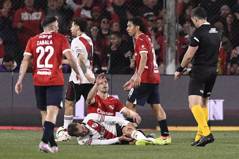 Germán Pezzella se rompió el ligamento cruzado anterior de su rodilla izquierda
