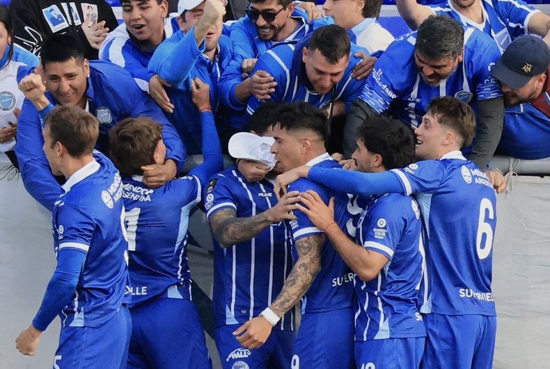 El Tomba va por los tres puntos.