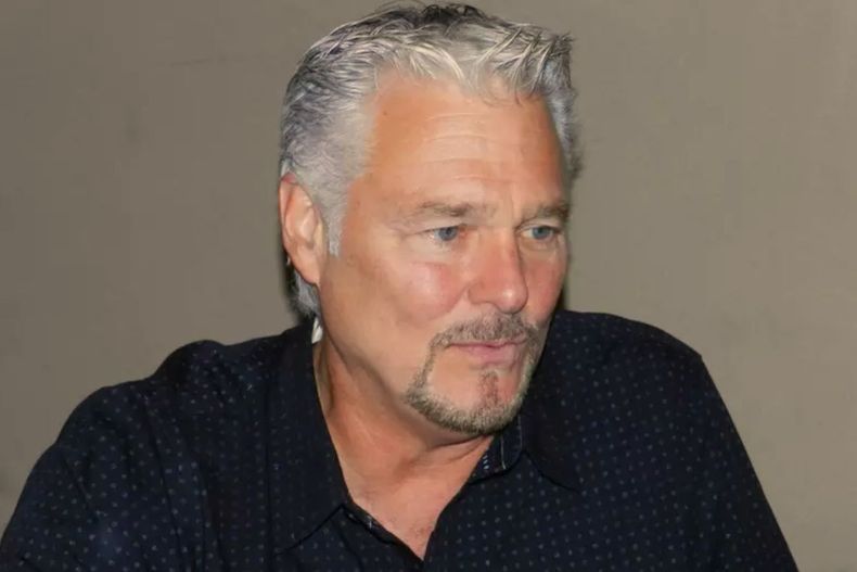 Las Aventuras de B.J. así luce hoy Greg Evigan, actor que interpretó a