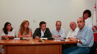 Sitio Andino | YPF estatización UCR