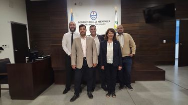 El equipo de la Oficina: Facundo Roldán, Gustavo Molina, Roberto Serrano, Susana Morales y Federico Celedón El equipo de la Oficina: Facundo Roldán, Gustavo Molina, Roberto Serrano, Susana Morales y Federico Celedón