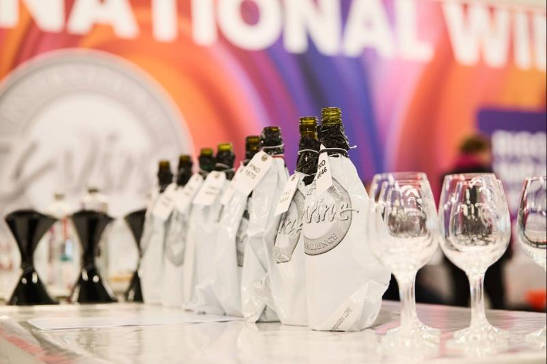 Más de 500 expertos de 40 países evaluaron a ciegas vinos de todo el mundo