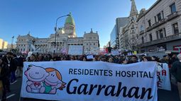Tras la lucha de los trabajadores del Hospital Garrahan, el gobierno anunció un incremento salarial