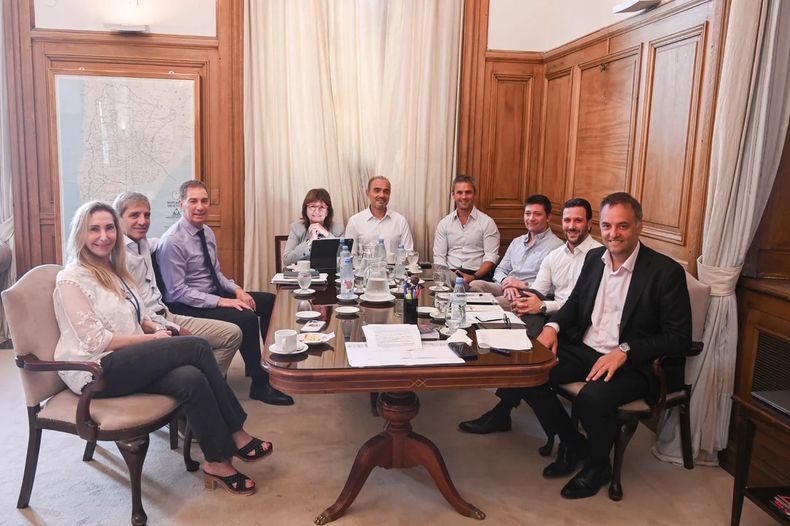 El Gobierno nacional reúne a la mesa política y analiza convocar al diálogo a las universidad.