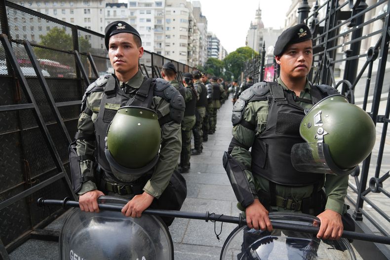 Abrió la inscripción para ser cadete o gendarme: cómo postularse y los  requisitos