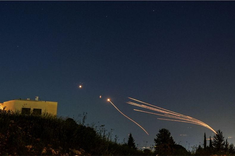 Israel logró interceptar algunos misiles lanzados por Irán Israel logró interceptar algunos misiles lanzados por Irán