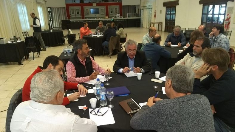 Empresarios contra la presión fiscal, tasas de interés, costo laboral e inflación