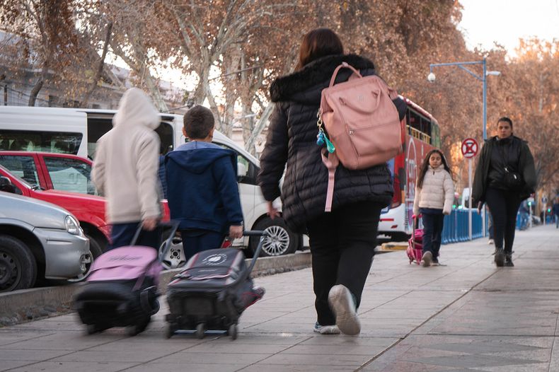 Unos 500 mil estudiantes mendocinos regresaron a clases, tras el receso invernal.