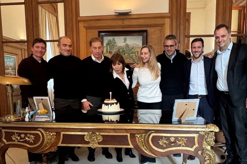 La oposición quiere una sesión especial para tratar una moción de censura contra Manuel Adorni.