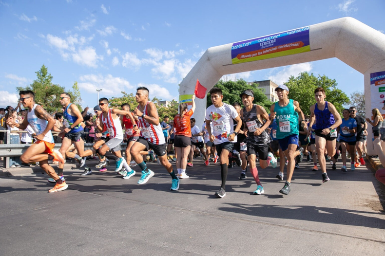 Deporte y solidaridad en el Parque General San Martín.
