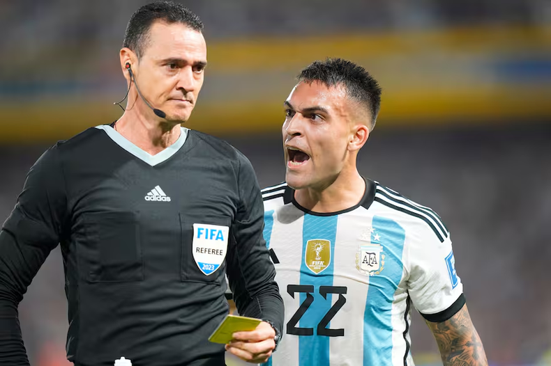 La tarjeta rosada se presenta en la Copa América.