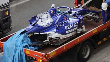 Así quedó el auto del argentino Sacha Fenestraz tras el accidente.